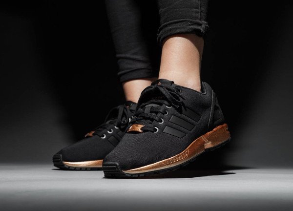 basket adidas femme noir et cuivre